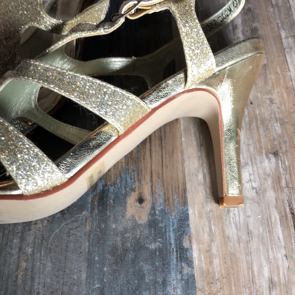 Gold Aphrodite heels 6.5 - Picture 3 of 8